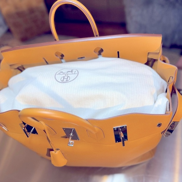 Hermes. HAC 50 (Haut à courroies) Togo leather caramel. Palladium hardware. - Picture 11 of 16